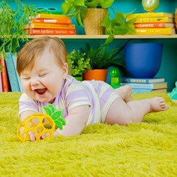 Oball bijtring baby speelgoed ananas - kleurrijk en flexibel ontwerp
