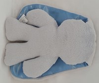 Harlekijn Snuggle Bunny grijs met blauwe oren. 26