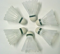 Engelhart 6 Shuttles plastic wit in koker 4,5-5 gram