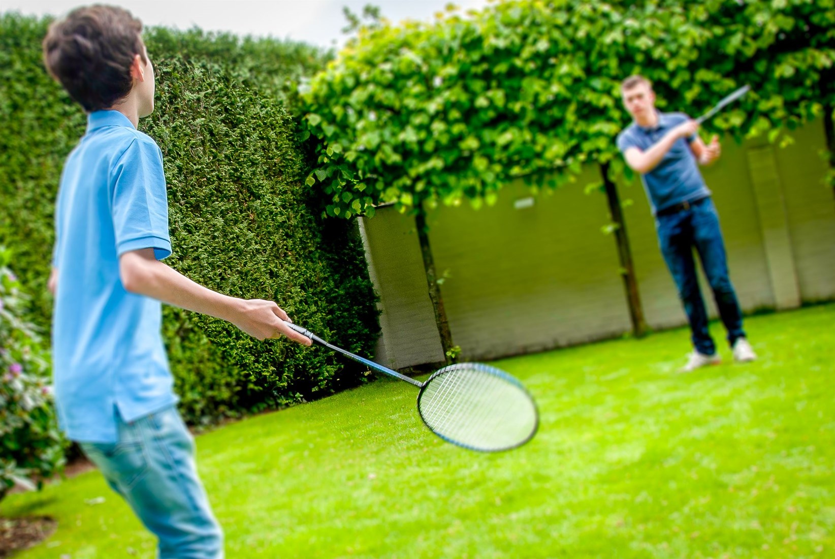 Engelhart Set 2 spelers met 2 shuttles bij Happy