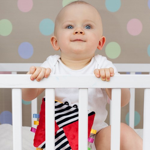 Mom's Care baby speelgoed knisperdoek rood sensorisch comfort-2