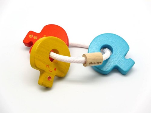 Plan Toys houten rammelaar sleutels gekleurd