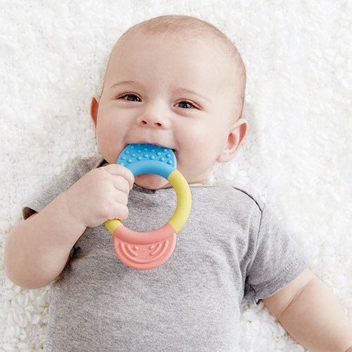 Hape bijtring baby - teether ring van rijst, veilig en kleurrijk
