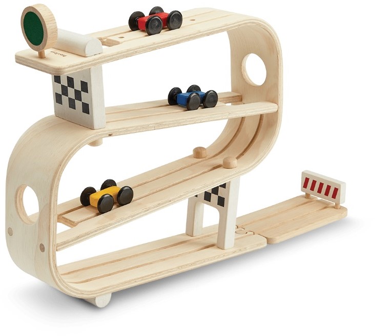 klein borst medeleerling Plan Toys houten racebaan