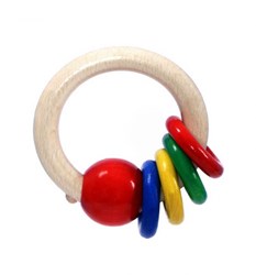 Hess houten rammelaar bol met 4 ringen baby speelgoed kleurrijk