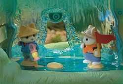 Sylvanian Families bos waterval speelset met babyfiguur avontuur
