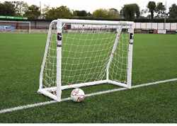 Precision voetbaldoel match kunststof 5'x4' wit - BS 8462 goedgekeurd